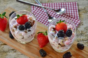 Jak przygotować zdrowe i sycące smoothie bowl