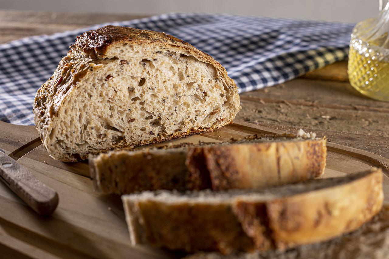 Przepis na domowy chleb: proste i smaczne wypieki