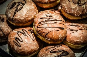 Przepis na dietetyczne pączki pieczone – jak sprawić, by pączki były zdrowe